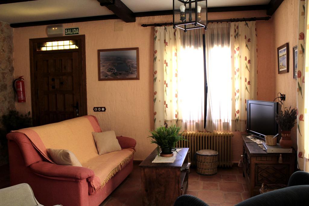 Villafranca de los Caballeros Casa Rural Santa Elena المظهر الخارجي الصورة